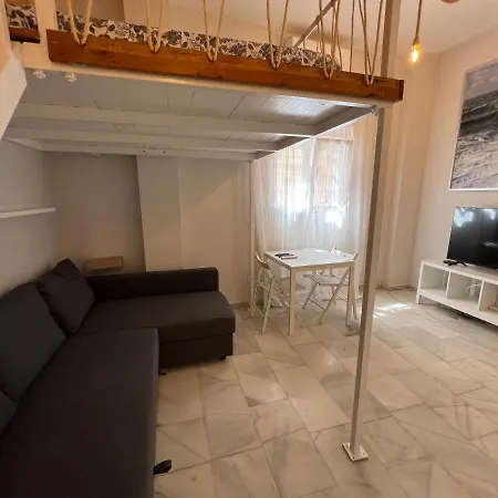 Apartment Genuar Center 4 *