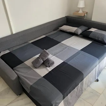 Apartment Genuar Center 4 *